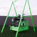 Foto de Los juegos de plaza clásicos son diversión segura y duradera para la infancia