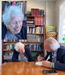 Foto de El doctor de la Peña recibe una lección de vida de María Luisa, en el umbral de los 106 años