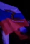 Foto de En un teatro de Moscú, se izó la bandera rusa con el símbolo de la 