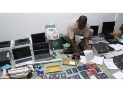 Buy fake and real passports,id cards,driver license online  (alahmarsaif@gmail.com)