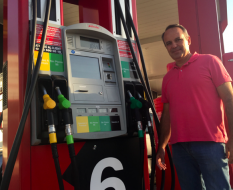 Las gasolineras semi atendidas cubren las necesidades de todo tipo de clientes