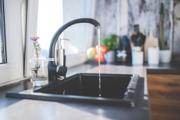 Auditorías del suministro de agua en municipios afloran irregularidades, bajo mantenimiento y precios altos