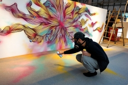 'Live painting' con motivo del Día del Orgullo de la mano del artista callejero Rosh333 y Spotahome