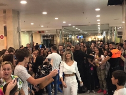 Espectacular inauguración de Perfumerias Arcas con Ylenia y Rafa Mora en la localidad de Petrer (Alicante)