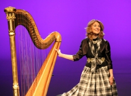 La 'Dama del Arpa' ofrece un recital benéfico a favor del Hogar Don Orione