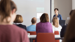 English Our Way ofrece clases de inglés para empresas, un método muy demandado