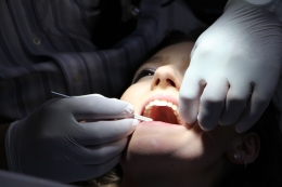 La periodontitis aumenta el riesgo de padecer cáncer, según afirma Clínica Medicalia