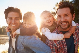 Las parejas LGTB podrán tener hijos con su información genética según la Clínica MarGen 