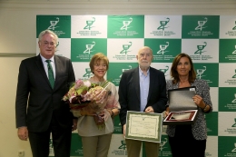 Raúl Guerra Garrido recibe la mención especial del Colegio Oficial de Farmacéuticos de Gipuzkoa 