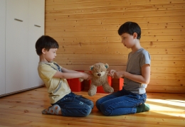 Nanas &amp; Co presenta algunos consejos para que las familias puedan atajar la rivalidad entre hermanos