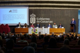 Loro Parque entrega el Premio Gorila a Robin Ganzert y a los consejeros eméritos de Loro Parque Fundación