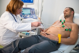 La importancia de un electrocardiógrafo en una urgencia médica