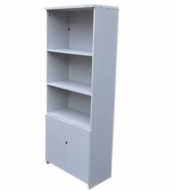 Estantería de 2 puertas y 3 baldas, muy útil y rebajado
