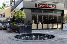 Tony Roma´s inaugura un nuevo local en Madrid con la presentación de su nueva imagen