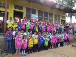 Fernando Martínez Gómez Tejedor ayuda 4000 niños de Honduras.