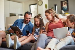 Cuando el aburrimiento digitaliza el ocio: cómo evitar el exceso de pantallas durante el tiempo libre