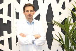 Dr. Santiago Novoa, ginecólogo de Policlínica Gipuzkoa: "El citomegalovirus es la principal causa prevenible de pér