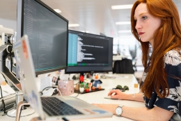 Por qué invertir en un desarrollo a medida de software para tu negocio en lugar de optar por un software genérico