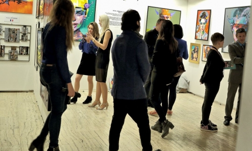 El pintor ucraniano Ievgen Petrov, ganador de los premios Global Art Awards