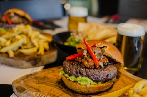 Hamburguesa Nostra lanza ‘Mejicante Experience’, promoción temática inspirada en los sabores del mundo