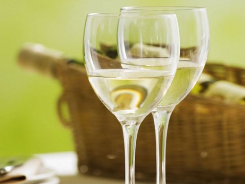 13 mitos y propiedades del vino blanco