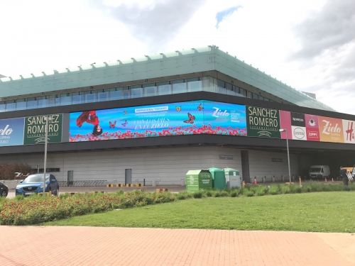Zielo Shopping se renueva visualmente con una pantalla Led exterior de 82 m2 y 7000 nits de brillo