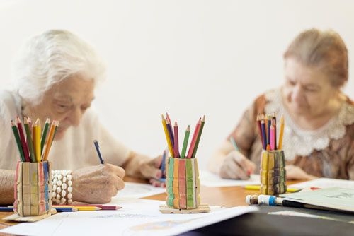 Centro Residencial Almudena suma un taller de manualidades a su grupo de actividades