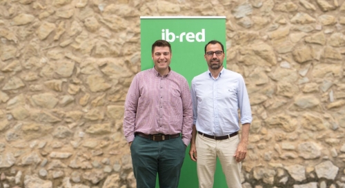 Ib-red y Cambium Networks llevan Internet gigabit inalámbrico al casco histórico de Ciutadella y a Cala Llonga (Menorca)