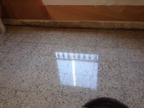 Técnicas caseras para abrillantar suelo de terrazo