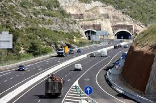 El gobierno tiene como objetivo mejorar las carreteras españolas