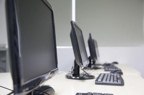Redkom Computers amplía sus servicios de mantenimiento informático con soluciones integrales de factura electrónica para