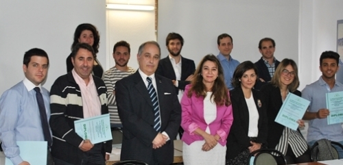 Becas para jóvenes que concede la Asociación Española de Abogados Urbanistas.