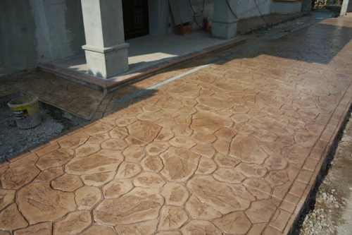 Pisos resistentes y decorativos a través del hormigón impreso