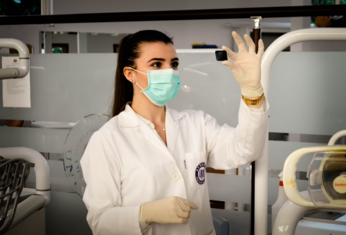 Un nuevo estudio revela los mejores países europeos para las mujeres que trabajan en el sector sanitario