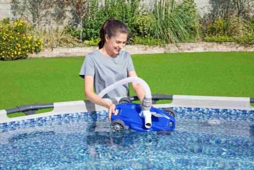 Swimming pool robot cleaner