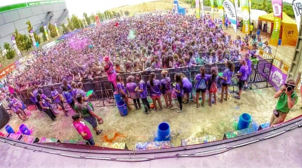 La Holi Run vuelve a Zaragoza tras la exitosa primera edición