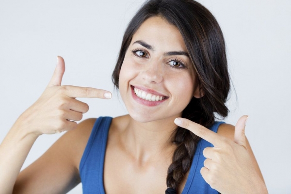 ¿Cómo mejora la ortodoncia invisible la calidad de vida? Salud y estética dental gracias a Invisalign