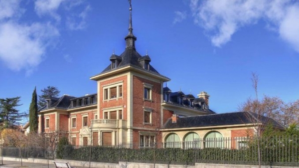 El Restaurante El Colegio de Pamplona presenta una cena aderezada con ópera