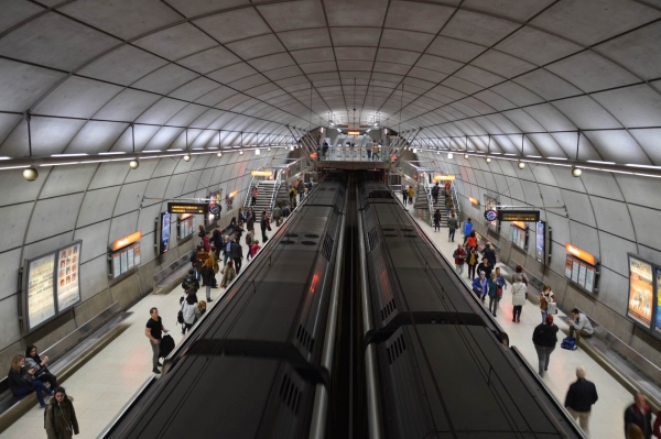 Wifinova inaugura WiFi en las estaciones de Indautxu y Abando en Metro Bilbao