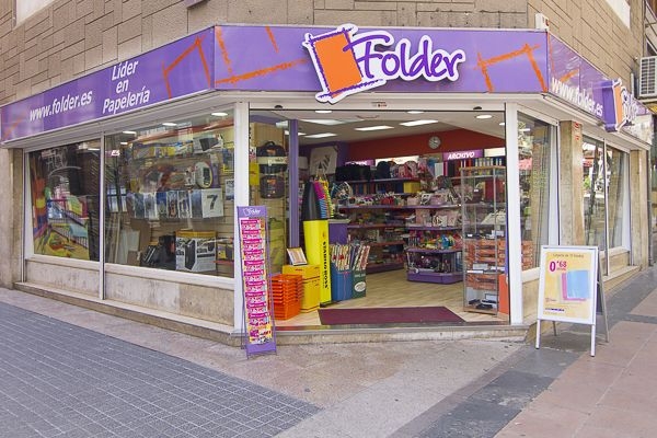 La cadena de papelerías Folder triunfa con el formato de multifranquiciado