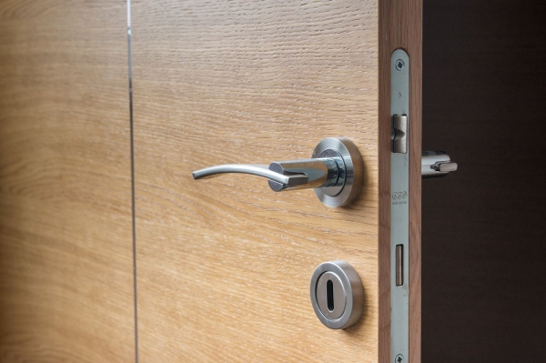 ¿Puerta Blindada o Acorazada? ¿Qué es lo mejor para prevenir un robo?