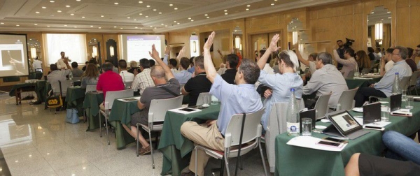 Academia de Mercados y Avatrade enseñan en Madrid sistemas de trading combinando indicadores técnicos 