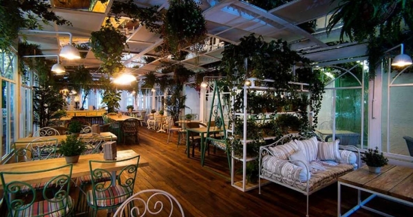 El restaurante La Rollerie hace difícil elegir a sus clientes entre tanta variedad