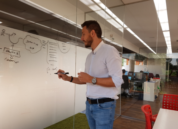 APACHE abre un nuevo área de negocio de Transformación Digital 