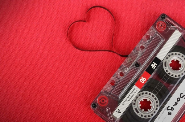 Tecompongotucanción.com: el regalo de aniversario más popular de las parejas 'millennials' en España 