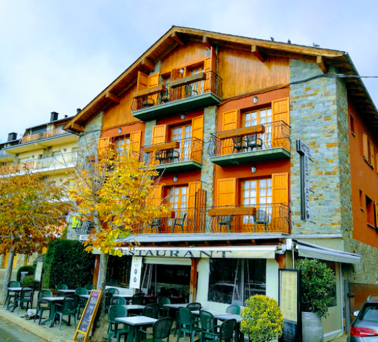 El Hotel Esquirol, un alojamiento acogedor, ideal para disfrutar de la práctica del esquí  