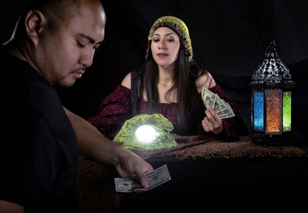 Suerte Ya advierte del incremento de estafas en los negocios de tarot durante el 2019