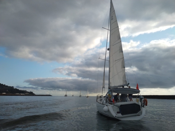 V Travesía Navega el Camino: Los peregrinos por mar se ponen en marcha en Hondarribia 