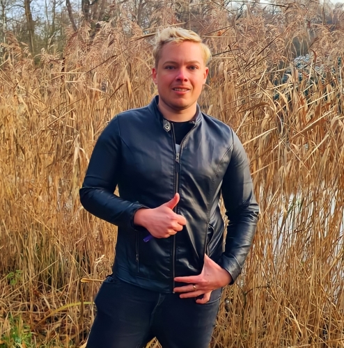 El talentoso cantante Yuri Togkces nos cuenta de su carrera musical 