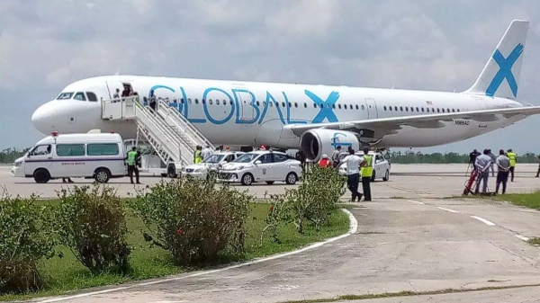 EEUU devuelve a 89 cubanos en vuelo de deportación